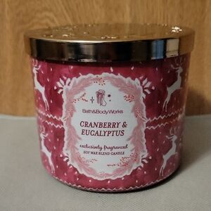 Bath & Body Works Cranberry & Eucalyptus Candle - Red and Gold
